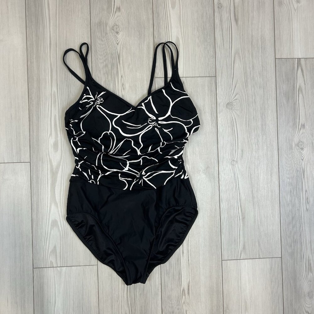 Miraclesuit Black & White Built In Bra Slimming One Piece Swimsuit Sz US 8